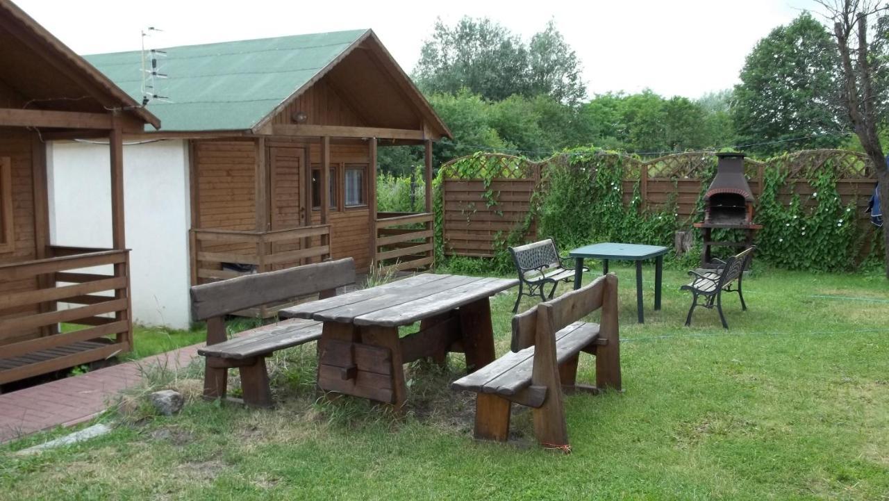 Dworek W Zieleni Varşovia Exterior foto