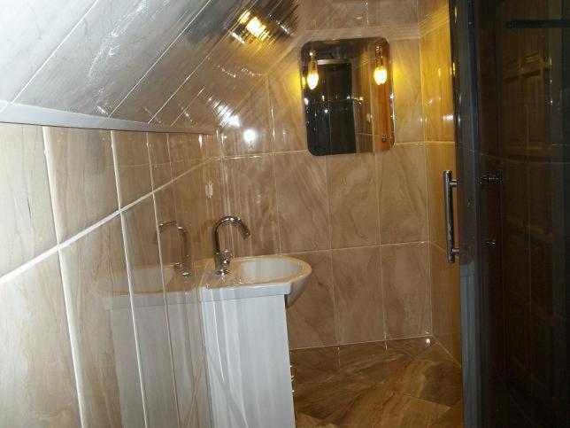 Dworek W Zieleni Varşovia Exterior foto