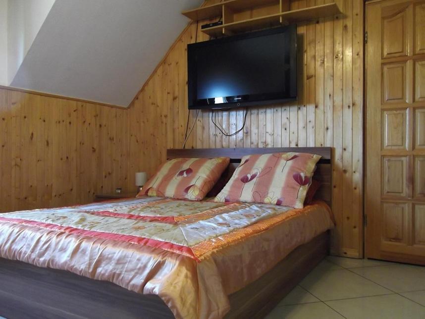Dworek W Zieleni Varşovia Exterior foto