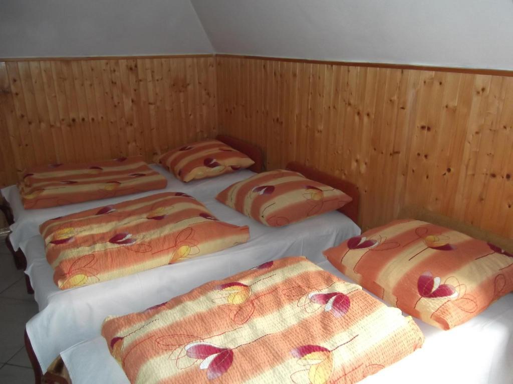 Dworek W Zieleni Varşovia Exterior foto